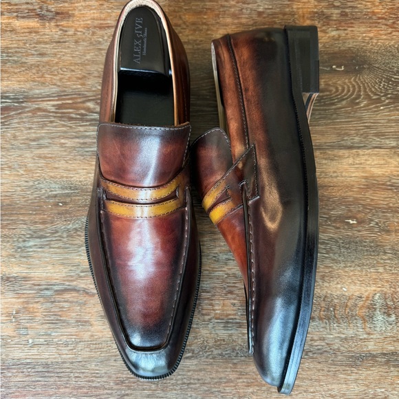 Handmade loafers ..  two toned  handmade and hand painted - Picture 2 of 4